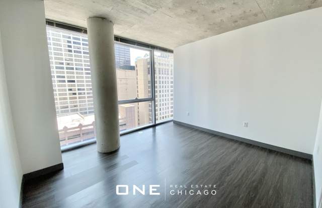 200 N Wells St Gallery 4