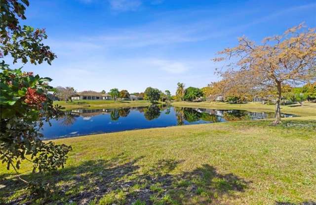 3074 NE Loquat Lane Gallery 3