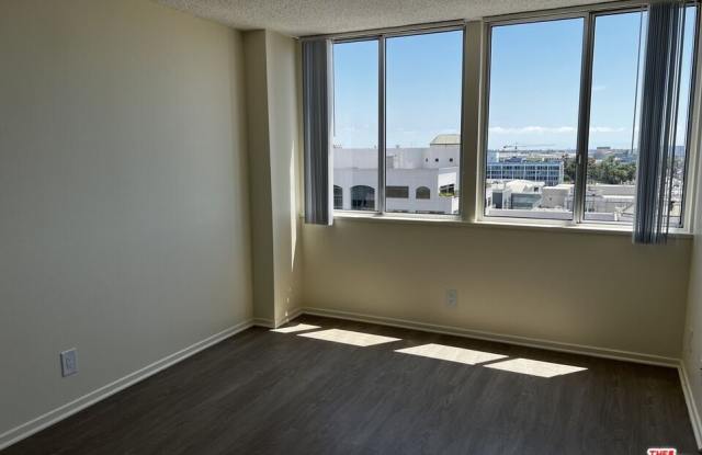 Pacific Plaza Gallery 3