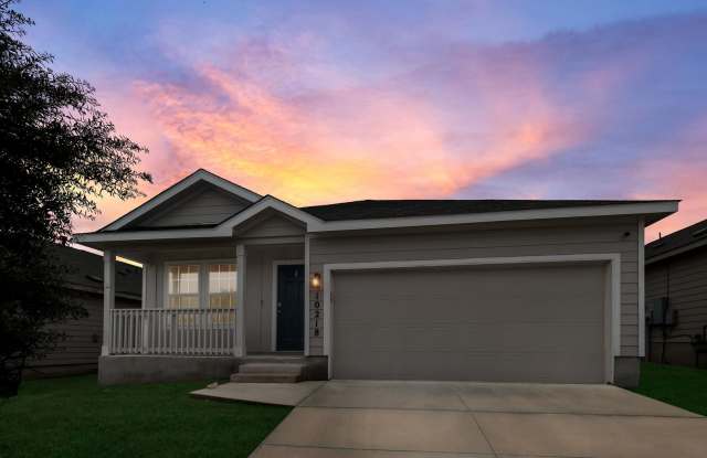 Open-Concept Living with New Flooring photos photos