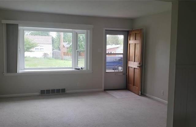 10832 Three Court Gallery 2