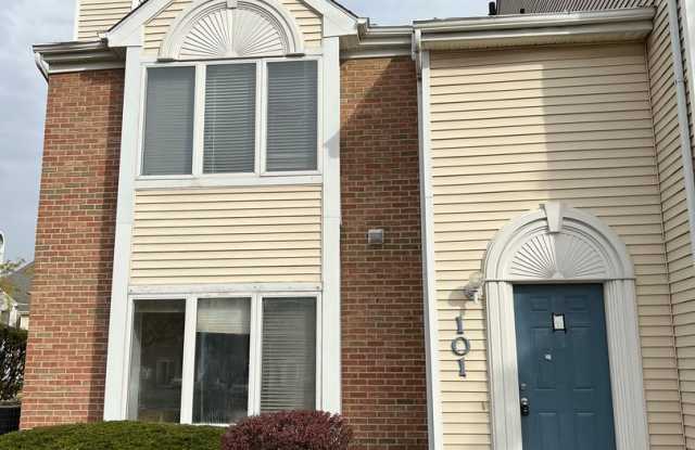 Renovated Crestwood Condo - 2 bedroom photos photos