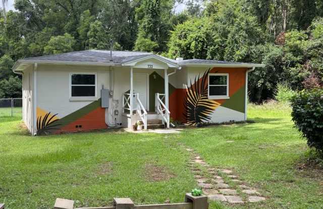 733 Putnam Drive Gallery 3