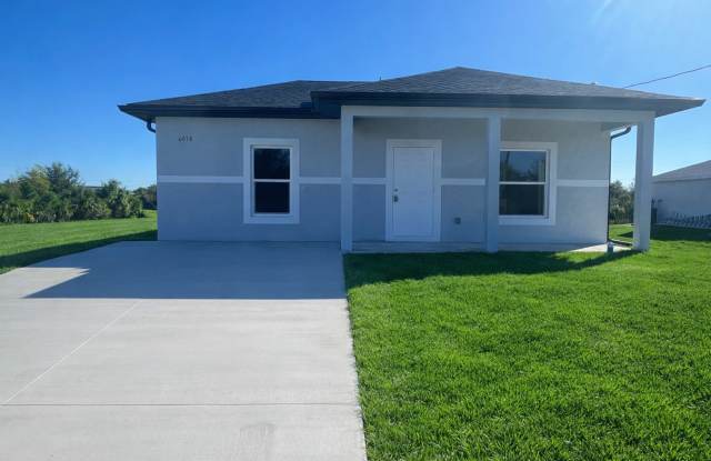 Brand New house in Lehigh Acers 2 Bedrooms 2 baths and 1 car garage photos photos