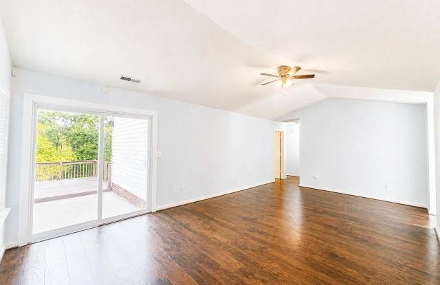 9 Green Oak Drive Gallery 3
