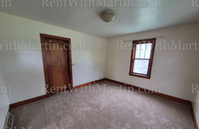 FOR RENT- 1359 Garden Cozy Bungalow in Quiet Area~ Gallery 3