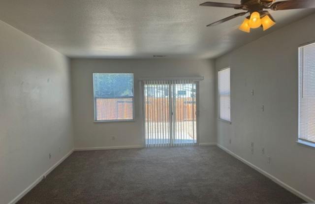 <b>3 Bedroom 2 Bath Now Available<br><br> Gallery 3