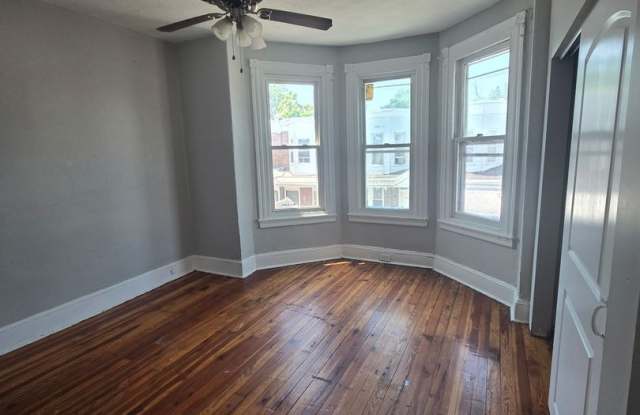 Beautiful 4-Bedroom Home with Central Air, Gas Heating  Laundry photos photos