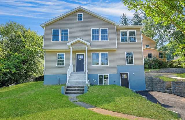 15 Waldron Avenue Gallery 1