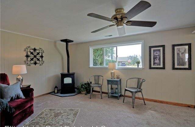 24307 57th Ave. W. Gallery 4