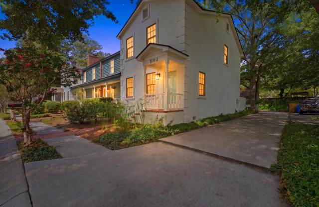 1530 Village Square Gallery 1