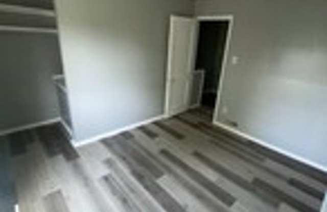 912 N Central Dr Gallery 4