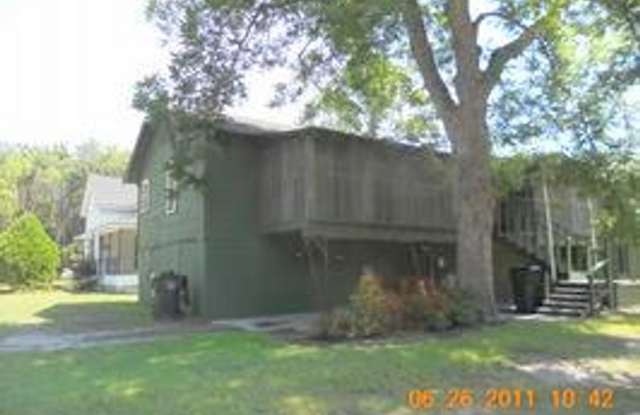 1106 1/2 Roosevelt St photos photos