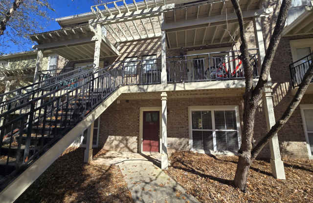 490 South Barnett Shoals #304 - 1 photos photos