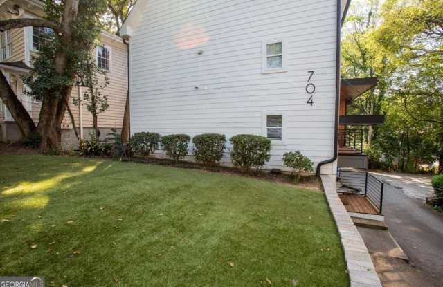 704 Durant Place NE Gallery 3
