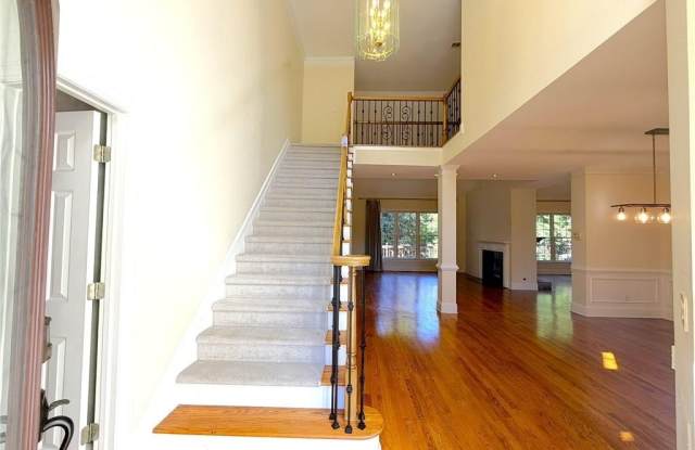 6675 Olde Atlanta Parkway Gallery 4