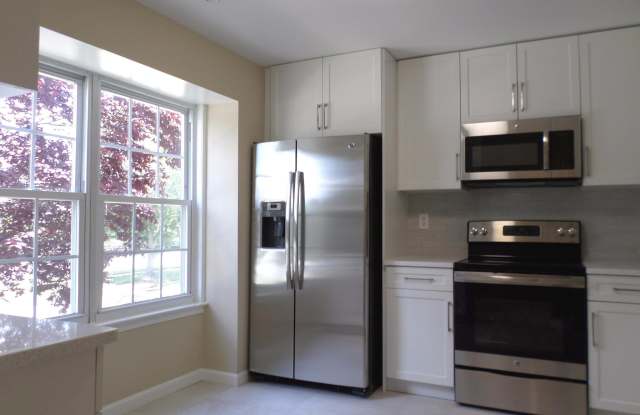 1673 HART COURT Gallery 4