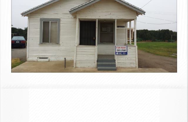 14050 Ave 384 - 14050 Avenue 384, Tulare County, CA 93615
