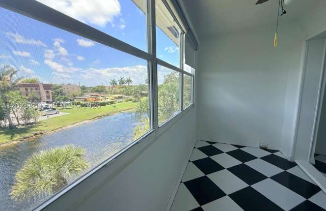 8595 Sunrise Lakes Blvd Gallery 4