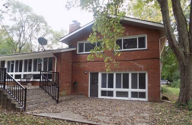 3350 Adams Road Gallery 3