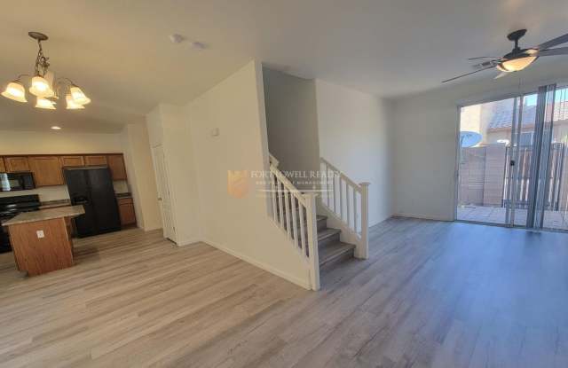 3 Bedroom, 2.5 Bathroom Home Available Now Gallery 4