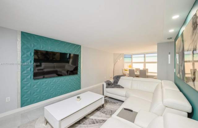 6423 Collins Ave photos photos