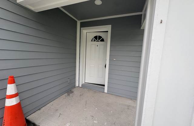 1702 West Granfield Avenue Gallery 2