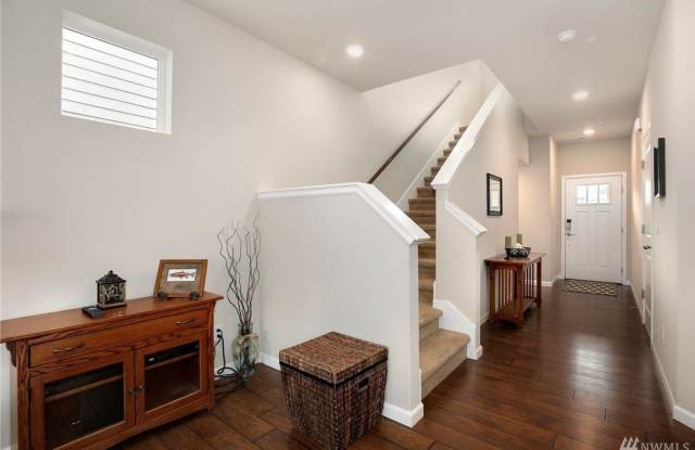 543 Rosewood Drive Southwest Gallery 3