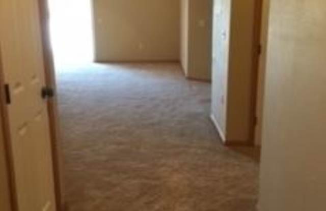 906 NE Deer Creek Dr Gallery 2