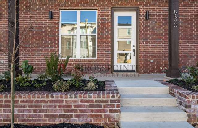 Luxury 3 bedroom, 3.5 Bath, 2 Car Garage Townhome- Fully Furnished! photos photos