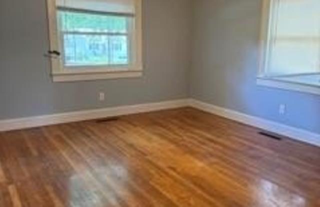213 Glenwood Drive Gallery 3