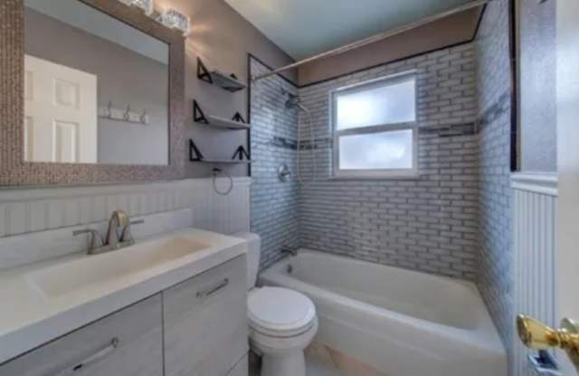 6773 Dale Road Gallery 1