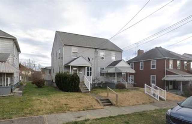 920 Vankirk Street Clairton, PA 15025 2 bed 1 bath townhome FOR RENT photos photos 920 Vankirk Street Clairton, PA 15025 2 bed 1 bath townhome FOR RENT photos photos
