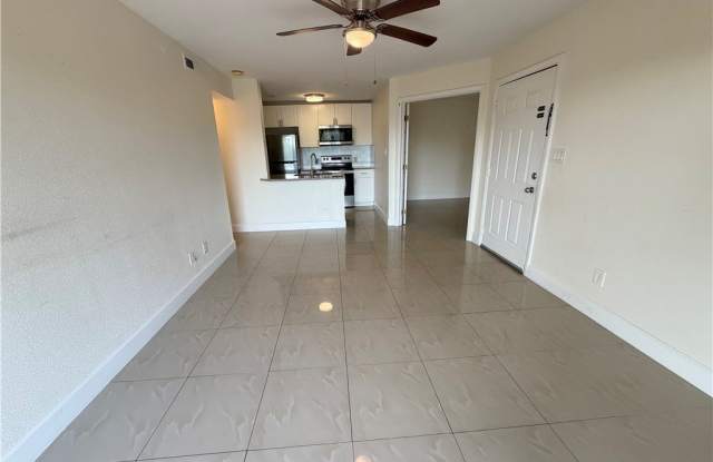 2929 Winkler Avenue Gallery 1