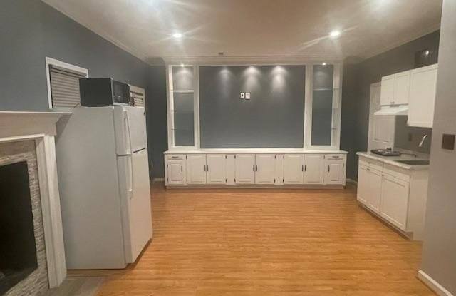 14528 SMITHWOOD DR #LOWER LEVEL Gallery 2