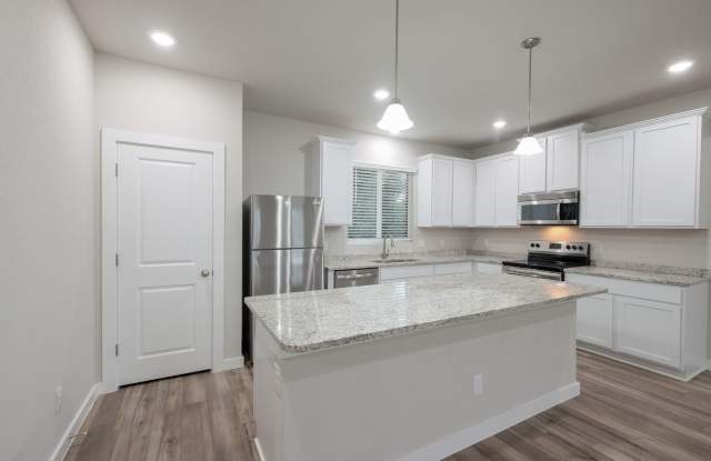 Spacious  Modern 3/3.5 in The Preserve at the Dominion photos photos