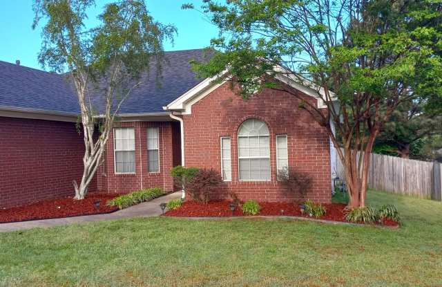 2225 Redwood Drive Gallery 3
