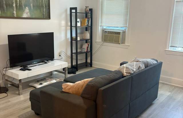 221 35th Street Northeast - 4 photos photos