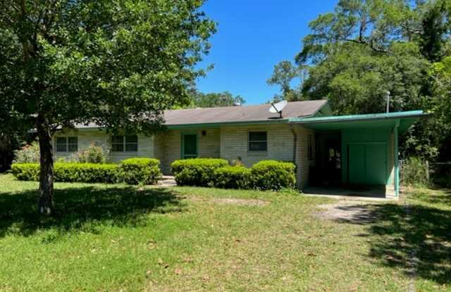 Nice 3 bedroom 2 bath in the heart of NW Gainesville photos photos
