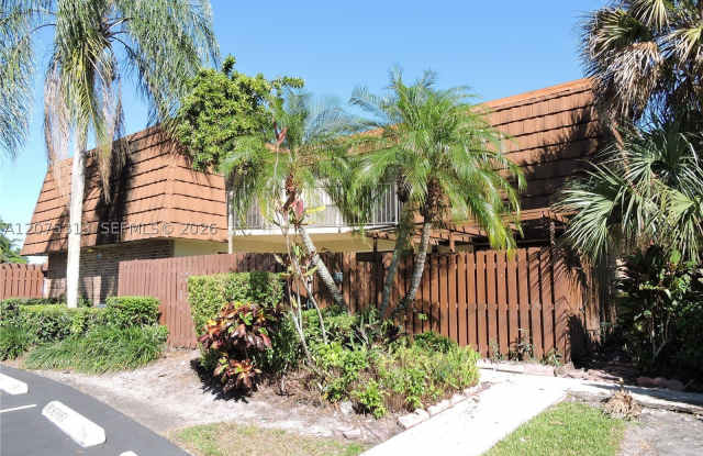 1316 SW 118th Ter Gallery 1