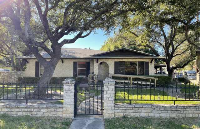 315 HILLCREST DR photos photos