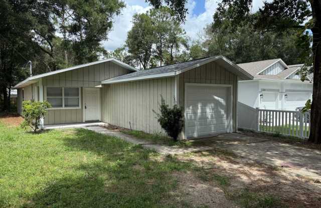 Recently Renovated - New flooring - Freshly painted inside and out photos photos