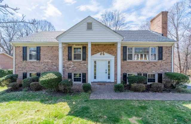 4 Bedroom Home in Lynchburg photos photos