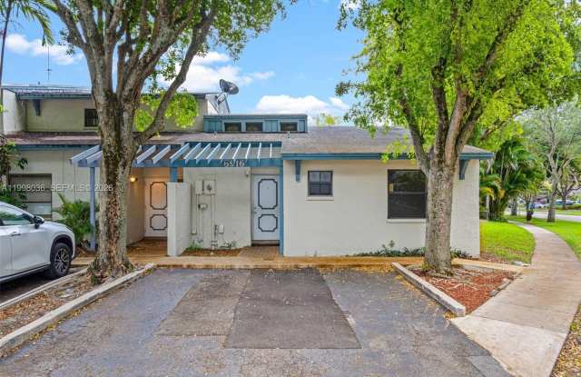 6916 SW 37th St photos photos