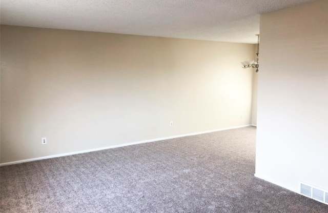 7397 Deframe Street Gallery 3