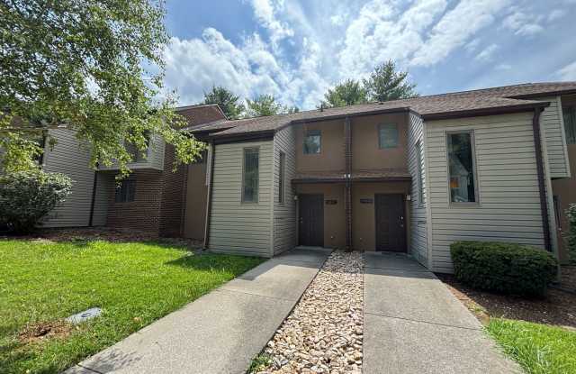 3 Bedroom 2.5 Bath Townhouse Gallery 3