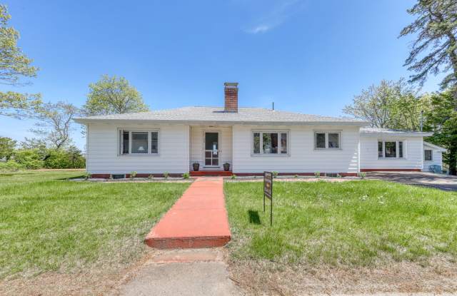 22 Thither Street - 22 Thither Street, York County, ME 03907
