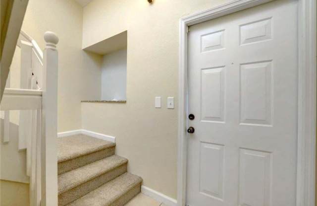 231 SW PALM Drive Gallery 3