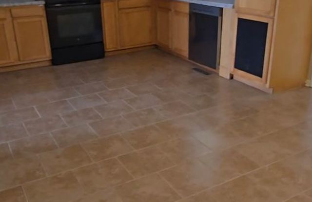 Townhome, 3br, 1.5ba Gallery 1