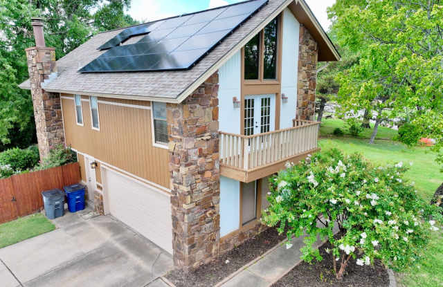 Spacious 3-Bedroom Home for Rent in Tulsa – 2,448 Sq. Ft. photos photos
